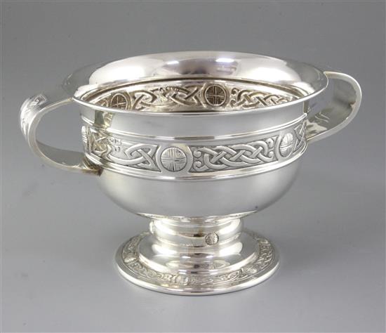 A George V Arts & Crafts silver rose bowl, Dia to handles 258mm, weight 17.5oz/545grms